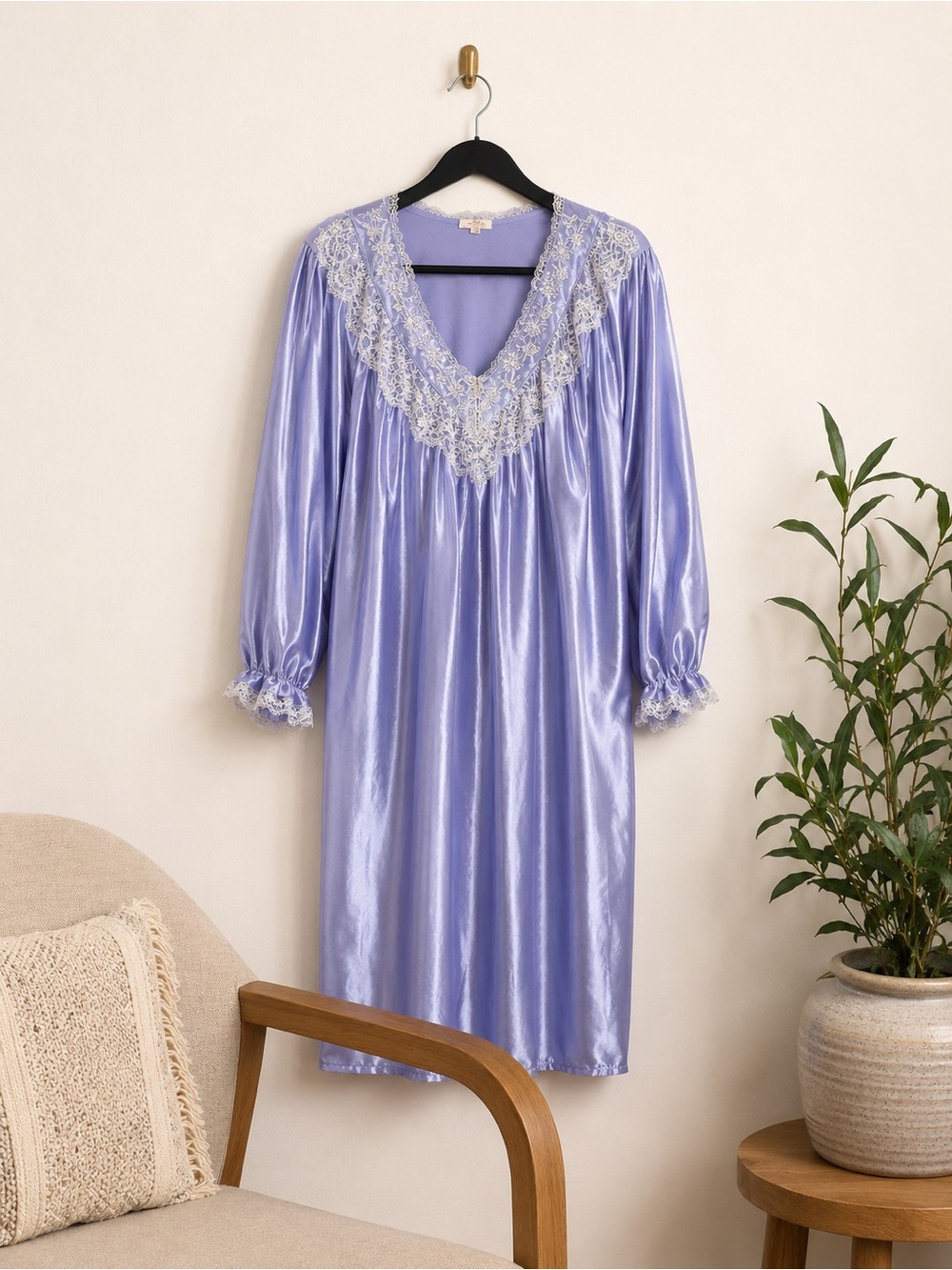 Queentex Vintage Purple Satin Lace Robe Women’s‎ L Long Sleeve Bridal Housecoat
